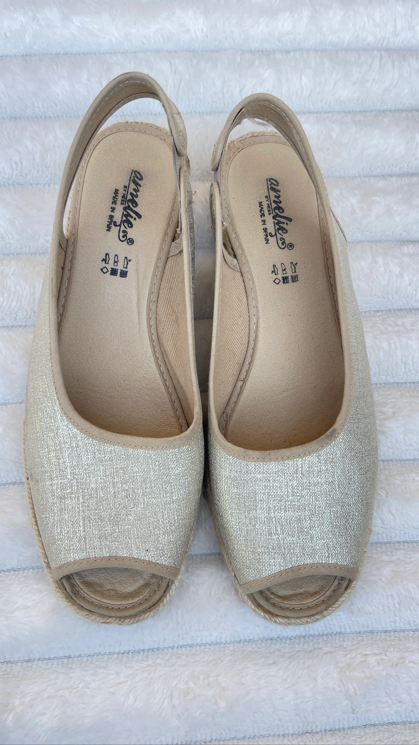 Alpargatas cuña doradas • Amelie by Hess • Talla 38 – photo 2